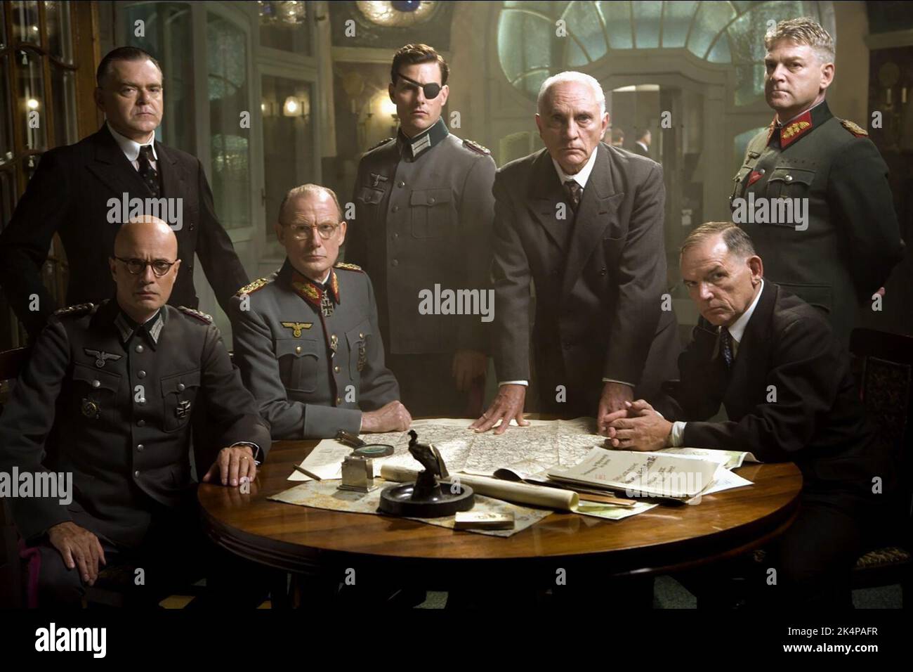 KEVIN MCNALLY, Christian Berkel, Bill Nighy, TOM CRUISE, Terence Stamp, DAVID SCHOFIELD, Kenneth Branagh, Walküre, 2008 Stockfoto