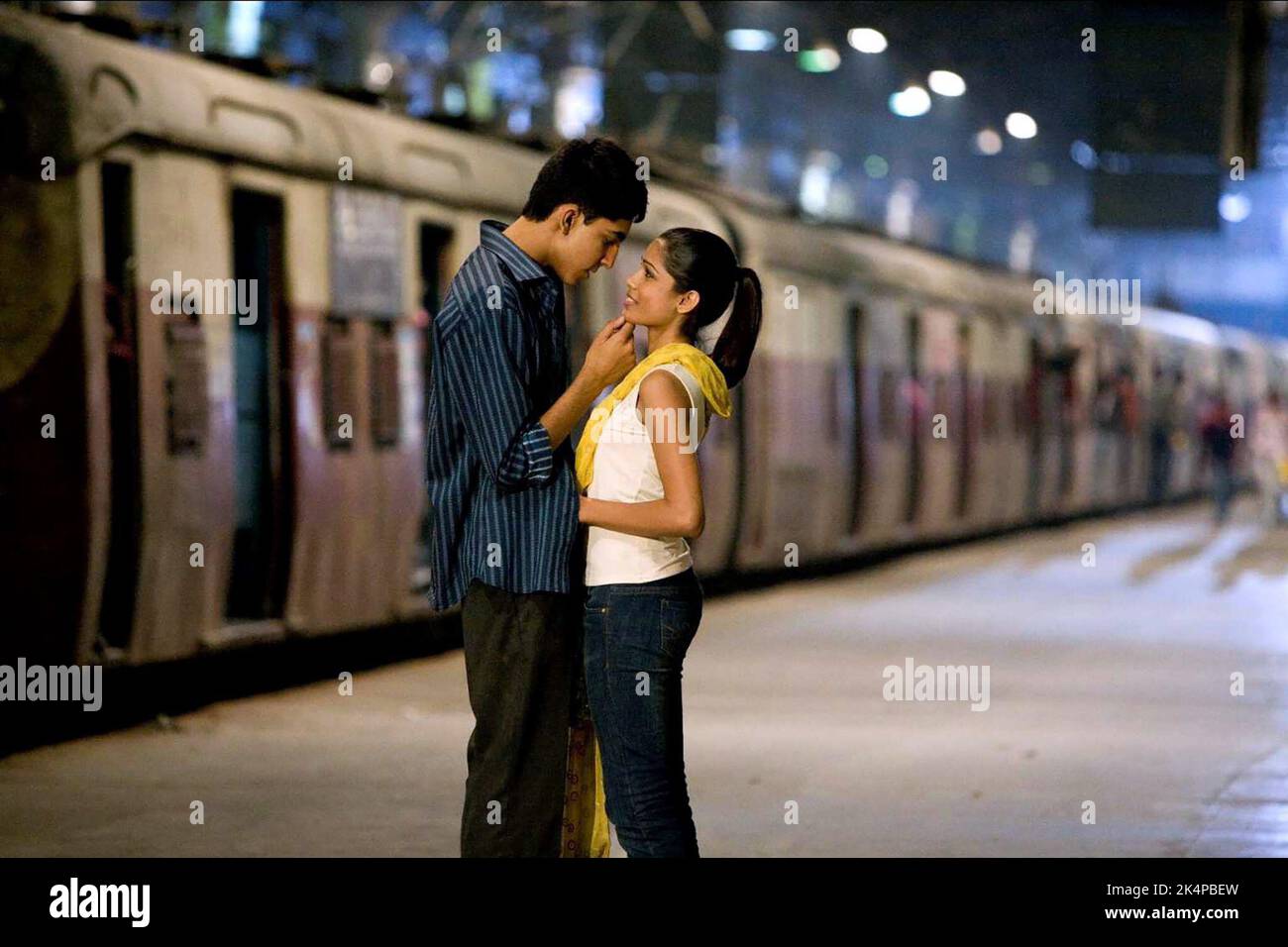 DEV PATEL, Freida Pinto, Slumdog Millionaire, 2008 Stockfoto