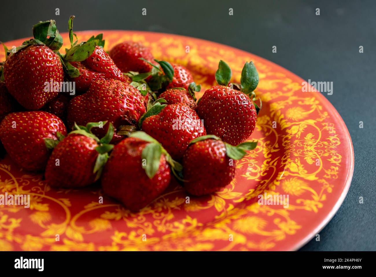 Frischer Erdbeeren Hintergrund. Nahaufnahme,.RAW Stockfoto