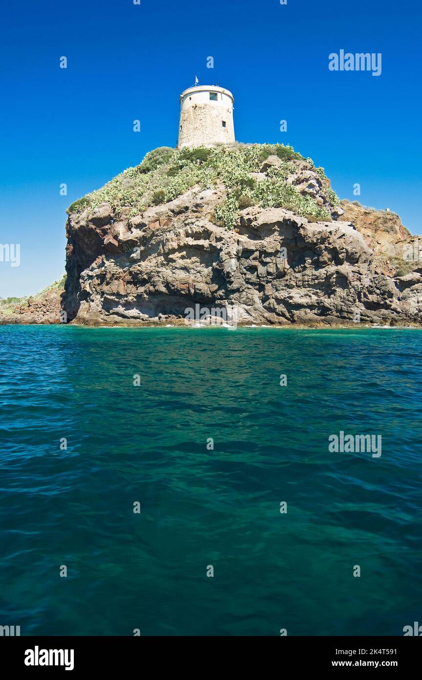 Coltellazzo Tower e Lighthouse, Cape Pula, Nora, Pula, Provincia di Cagliari, Sardinien, Italien Stockfoto