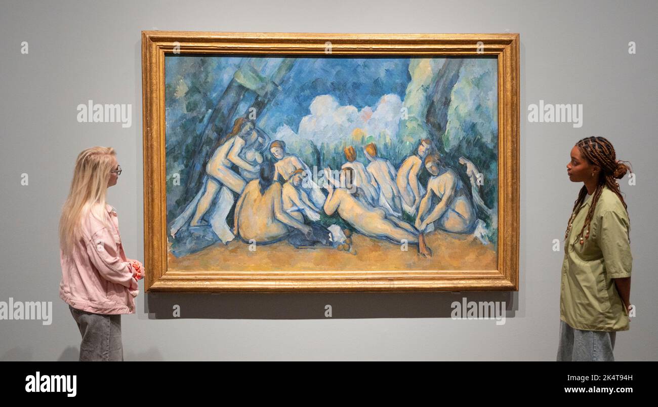 Tate Modern, London, Großbritannien. 3. Oktober 2022. Die EY Exhibition: Cezanne versammelt rund 80 Werke aus Sammlungen in Europa, Asien, Nord- und Südamerika und gibt dem britischen Publikum die erste Möglichkeit seit über 25 Jahren, die Bandbreite von Cezannes Karriere zu erkunden. Es zeigt Beispiele seiner ikonischen Stillleben Gemälde, Provençale Landschaften, Porträts und baather Szenen. Ausstellung organisiert von Tate Modern und dem Art Institute of Chicago. Bild: Paul Cezanne, Baders (Les Grandes Baigneuses), The National Gallery, London. Kredit: Malcolm Park/Alamy Stockfoto