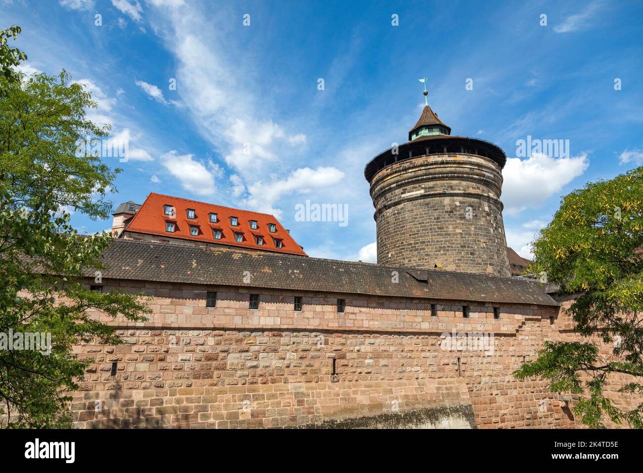 Wachturm An Der Historischen Stadtmauer In Nürnberg, Bayern, Franken, Deutschland, Europa Stockfoto