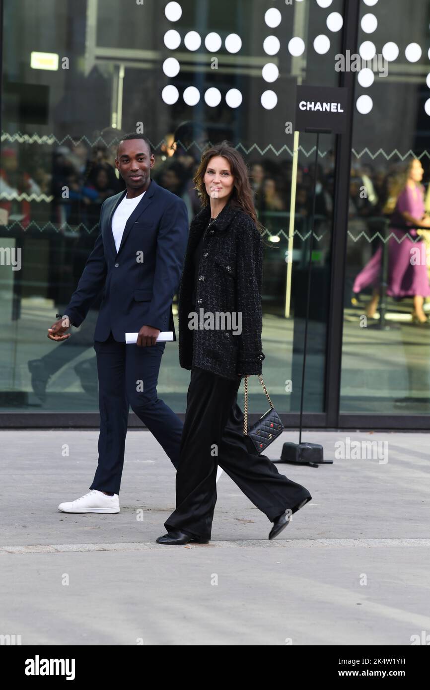 Paris, Frankreich. 04. Oktober 2022. Marine Vacth kam am 04 2022. Oktober auf der Chanel Paris Fashion Week Show in Paris an. (SIPA Press) Quelle: SIPA USA/Alamy Live News Stockfoto