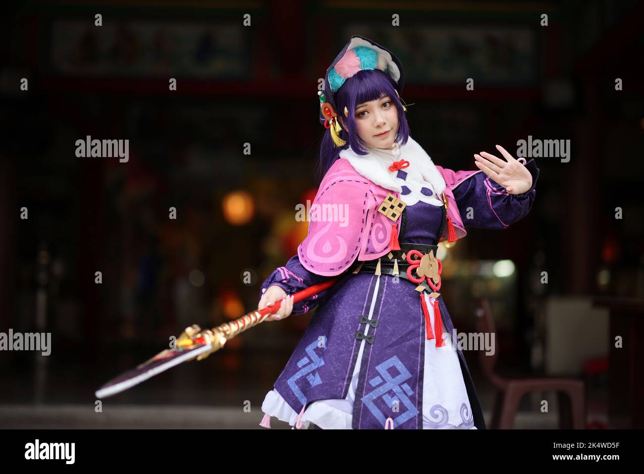 Portrait einer schönen jungen Frau Spiel Cosplay mit chinesischen Kleid Stockfoto