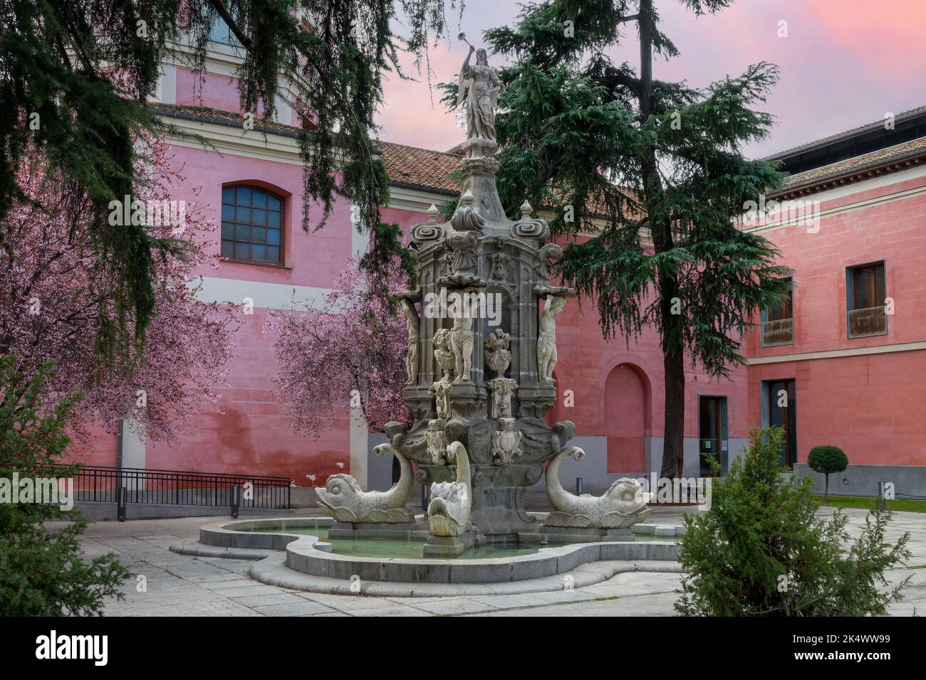 Geschichtsmuseum in Madrid, Spanien im Frühling bei Sonnenuntergang Stockfoto
