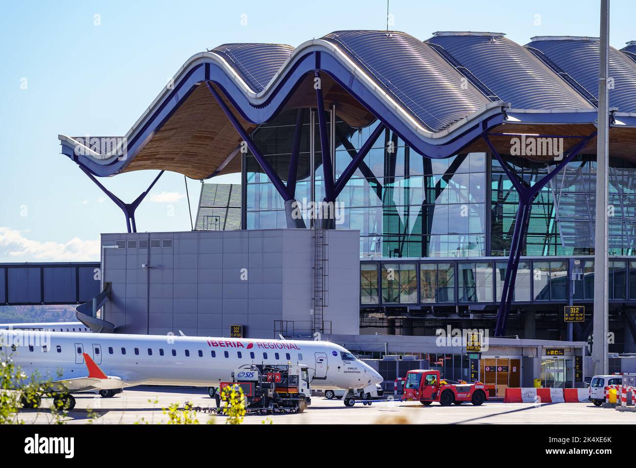 Madrid, Spanien, 30. Oktober 2022: Bau eines der Terminals des Flughafens Madrid Barajas. Stockfoto
