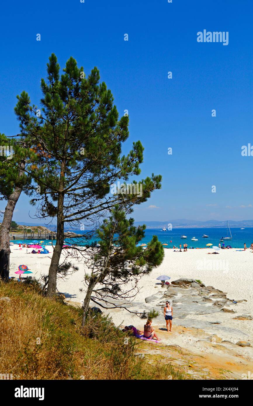 Blick auf den berühmten Strand Playa de Rodas, Cies-Inseln, Galicien, Spanien. Stockfoto