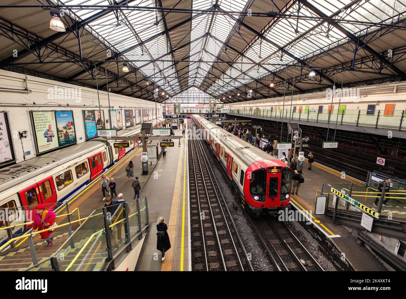 Hauptkonnatürlich der U-Bahn-Station Earls Court, District Line, Stockfoto