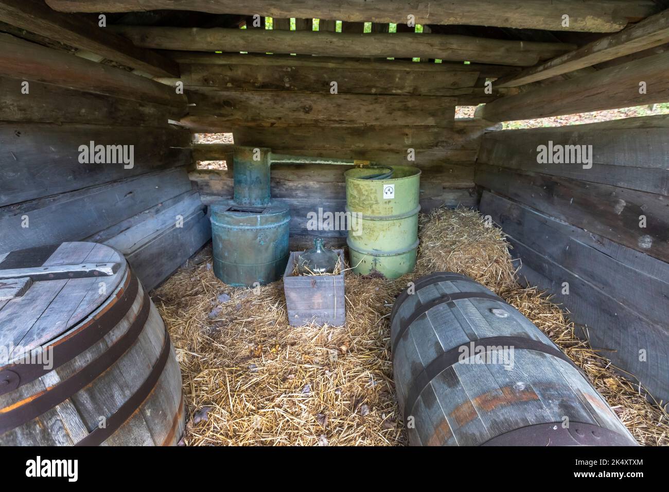 Beckley, West Virginia - Eine Still in the Mountain Homestead, eine appalachische Grenzsiedlung, die nachbildet, wie Bergsiedler von 1840 bis lebten Stockfoto