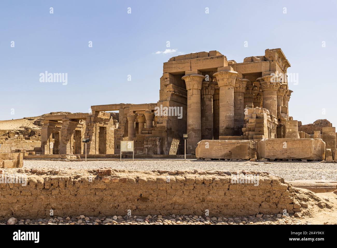 Kom Ombo, Assuan, Ägypten. Der Tempelkomplex in Kom Ombo. Stockfoto