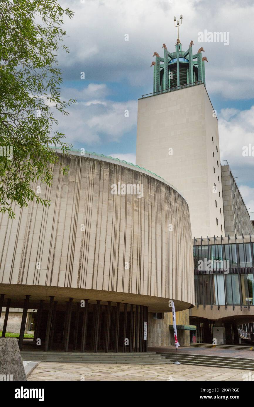 Newcastle-upon-Tyne, England, Vereinigtes Königreich.  Stadthalle, Newcastle Stadtrat.  Seepferdchen am Turm von John Robert Murray Makschein Stockfoto