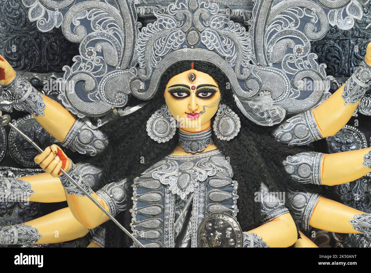 Idol der Durga-Göttin während des durga-Puja-Festivals von Westbengalen, Indien Stockfoto