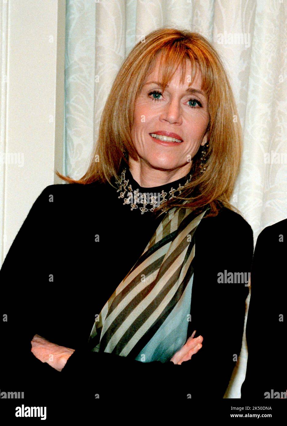 Jane Fonda tritt am 17. Februar 1999 bei einem Treffen der National Family Planning and Reproductive Health Association im Washington Hilton Hotel in Washington, DC, auf. Kredit: Ron Sachs/CNP Stockfoto