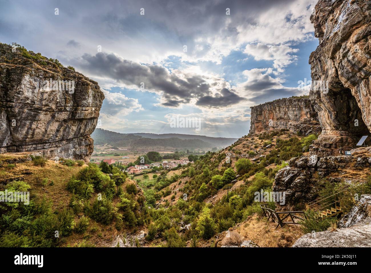 Panoramablick auf die Berglandschaft im Serranía de Cuenca, Spanien Stockfoto