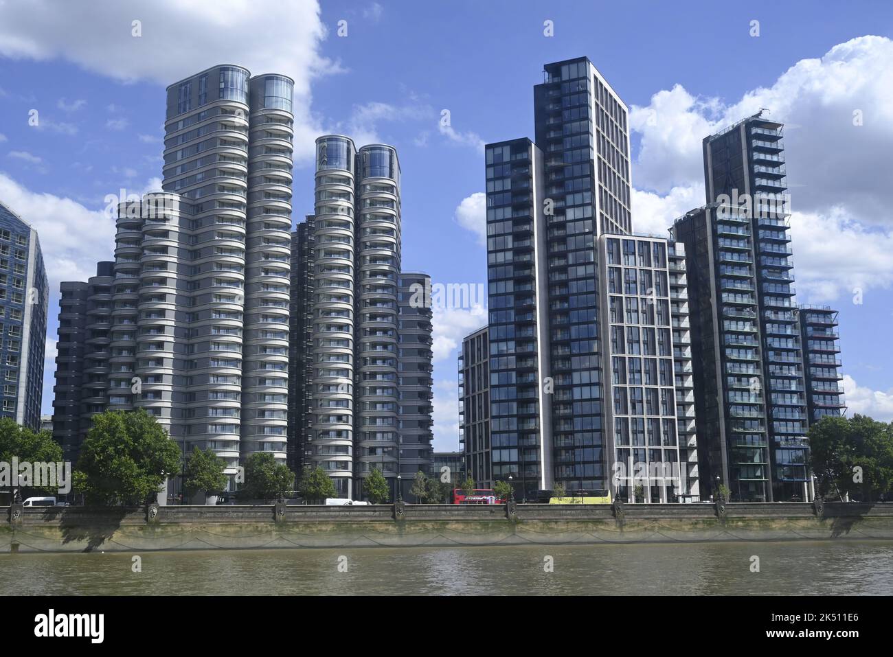 Eine Entwicklung von Luxuswohnungen am Albert Embankment in London SE1 Stockfoto
