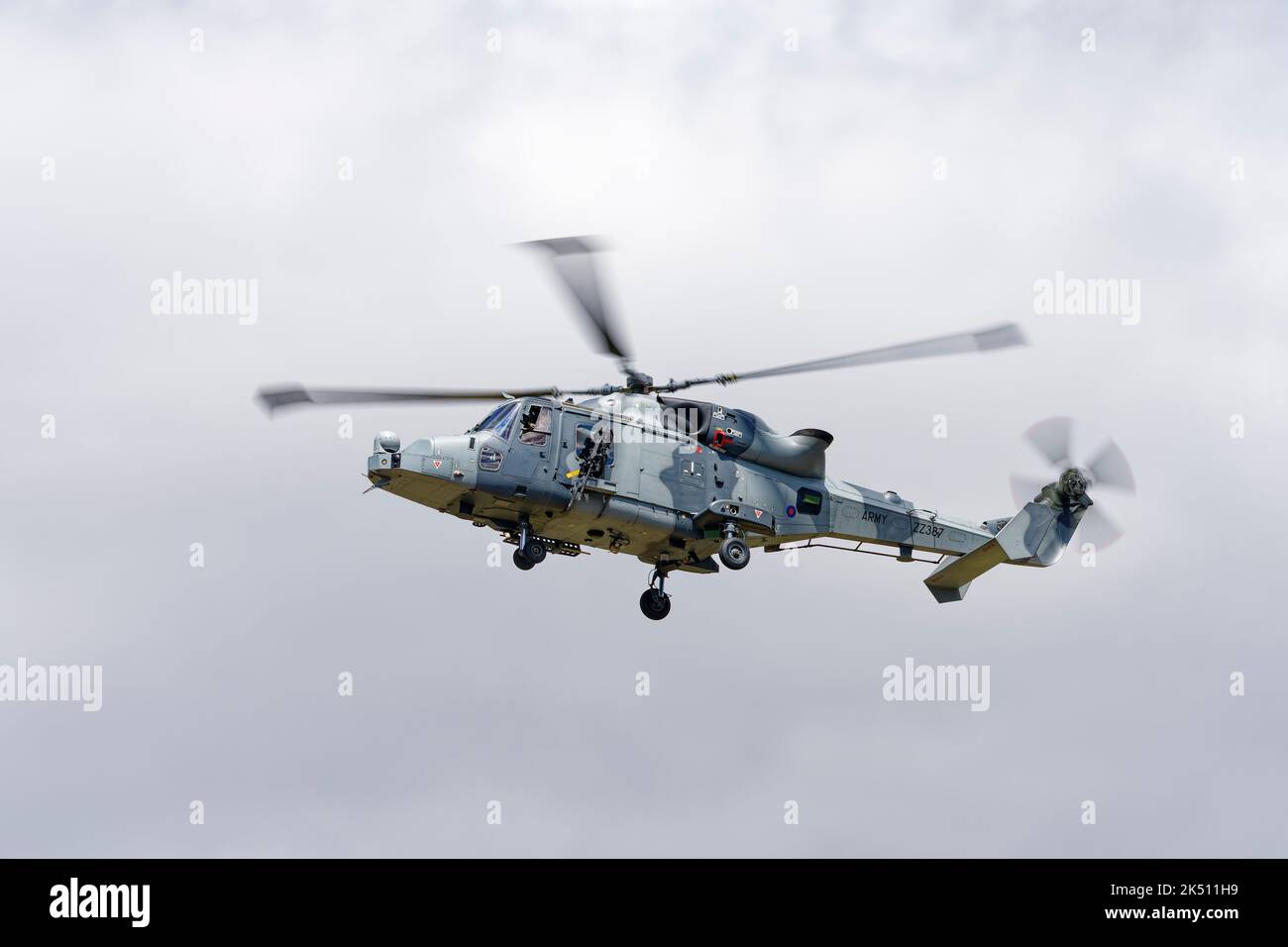 Der Hubschrauber der britischen Armee Augusta Westland Wildcat kommt in RAF Fairford in Gloucestershire England an, um an der Royal International Air Show teilzunehmen Stockfoto