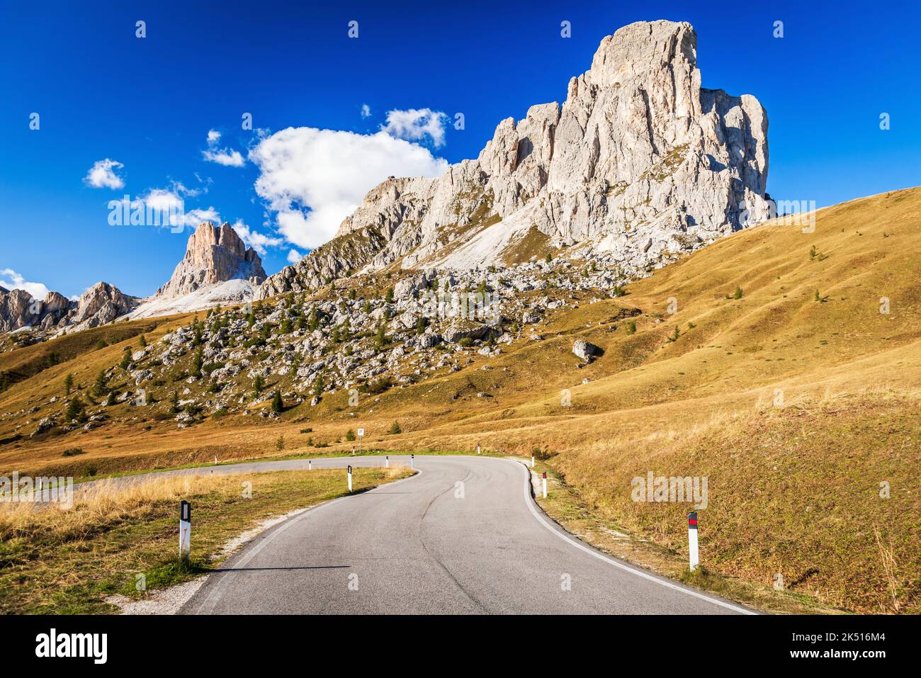 Passo Giau, Italy. Famous winding road in Dolomites Alps, travel scenics of Northen Italy, Trentino-Alto Adige Stockfoto