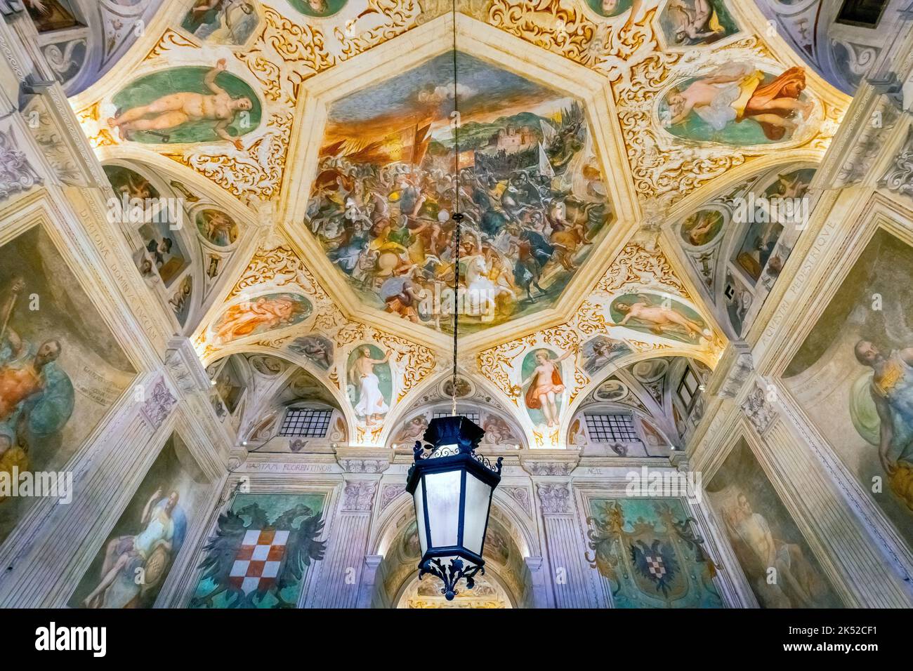 Palazzo Lomellino di Strada Nuova an der Via Garibaldi in Genua, Region Ligurien, Italien. Dieser palazzo ist bekannt für den Innenhof mit Wasserfall. Stockfoto