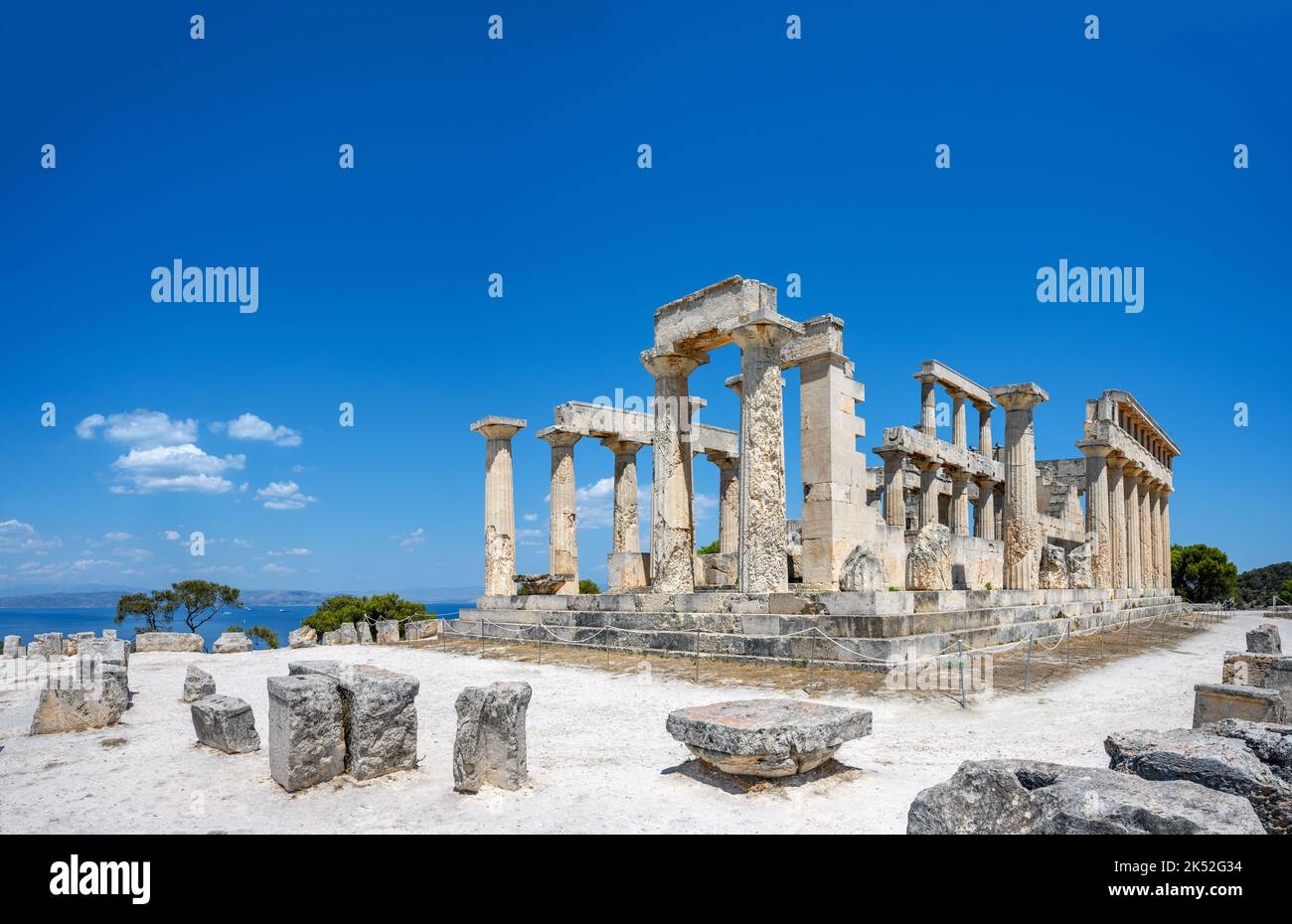 Ruinen des Tempels von Aphaia, Ägina, Saronische Inseln, Griechenland Stockfoto