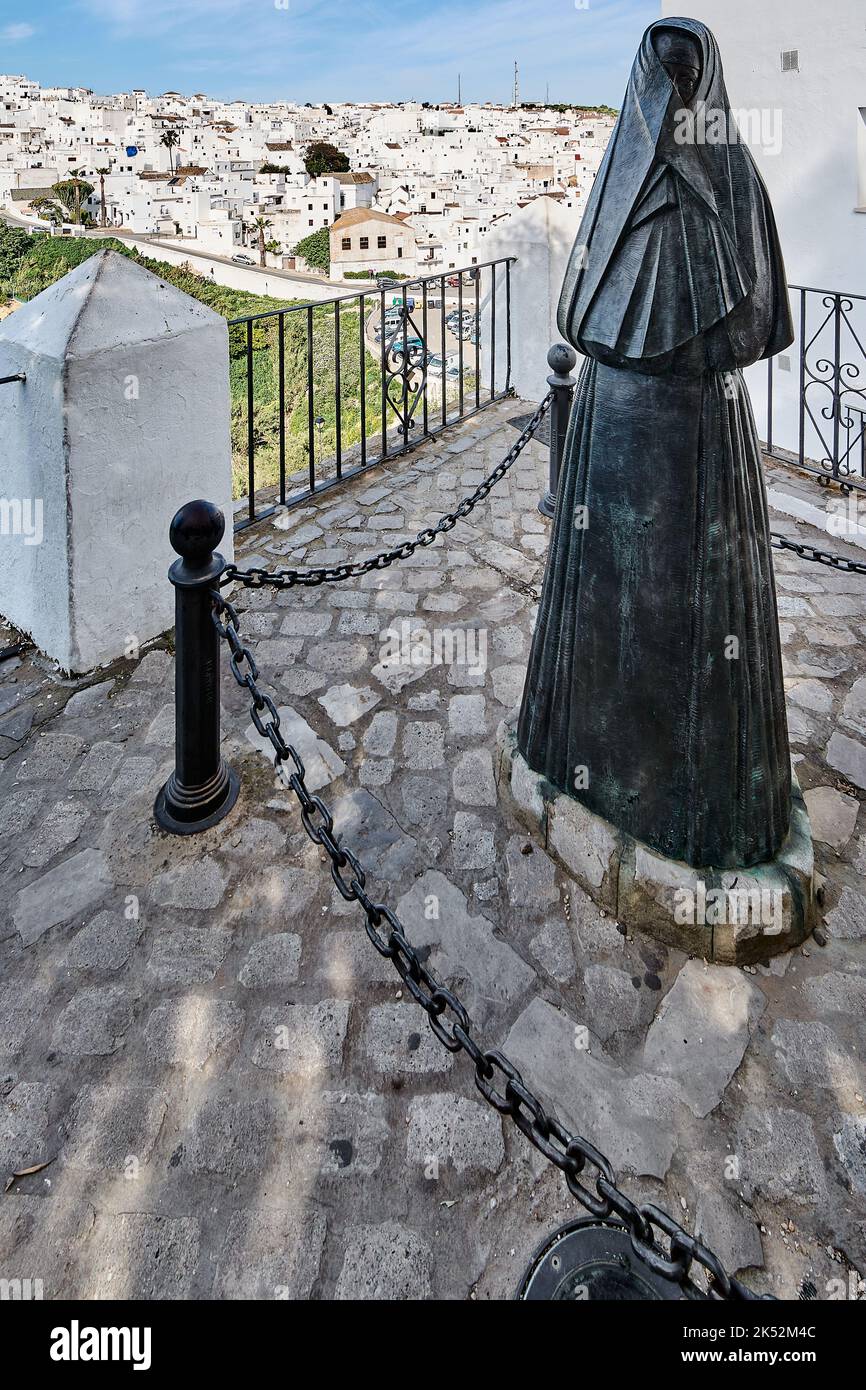 Statue von La Cobijada im andalusischen weißen andalusischen Dorf Vejer de la Frontera Stockfoto Statue von La Cobijada im andalusischen weißen andalusischen Dorf Vejer de la Frontera Stockfoto