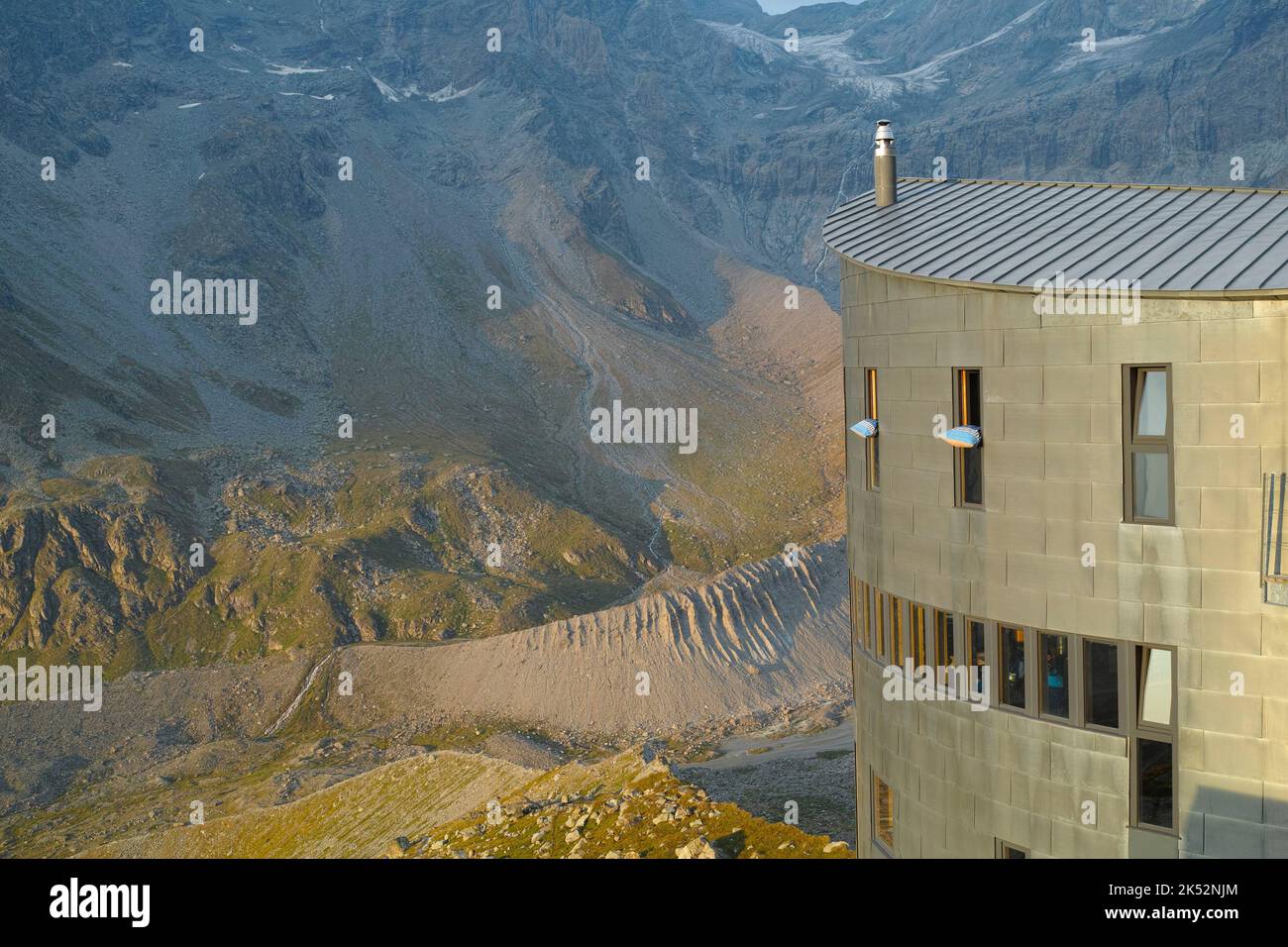 Schweiz, Wallis, Entremont-Tal, Vélan-Bergkette, Vélan-Hütte aus dem Jahr 1993 Stockfoto