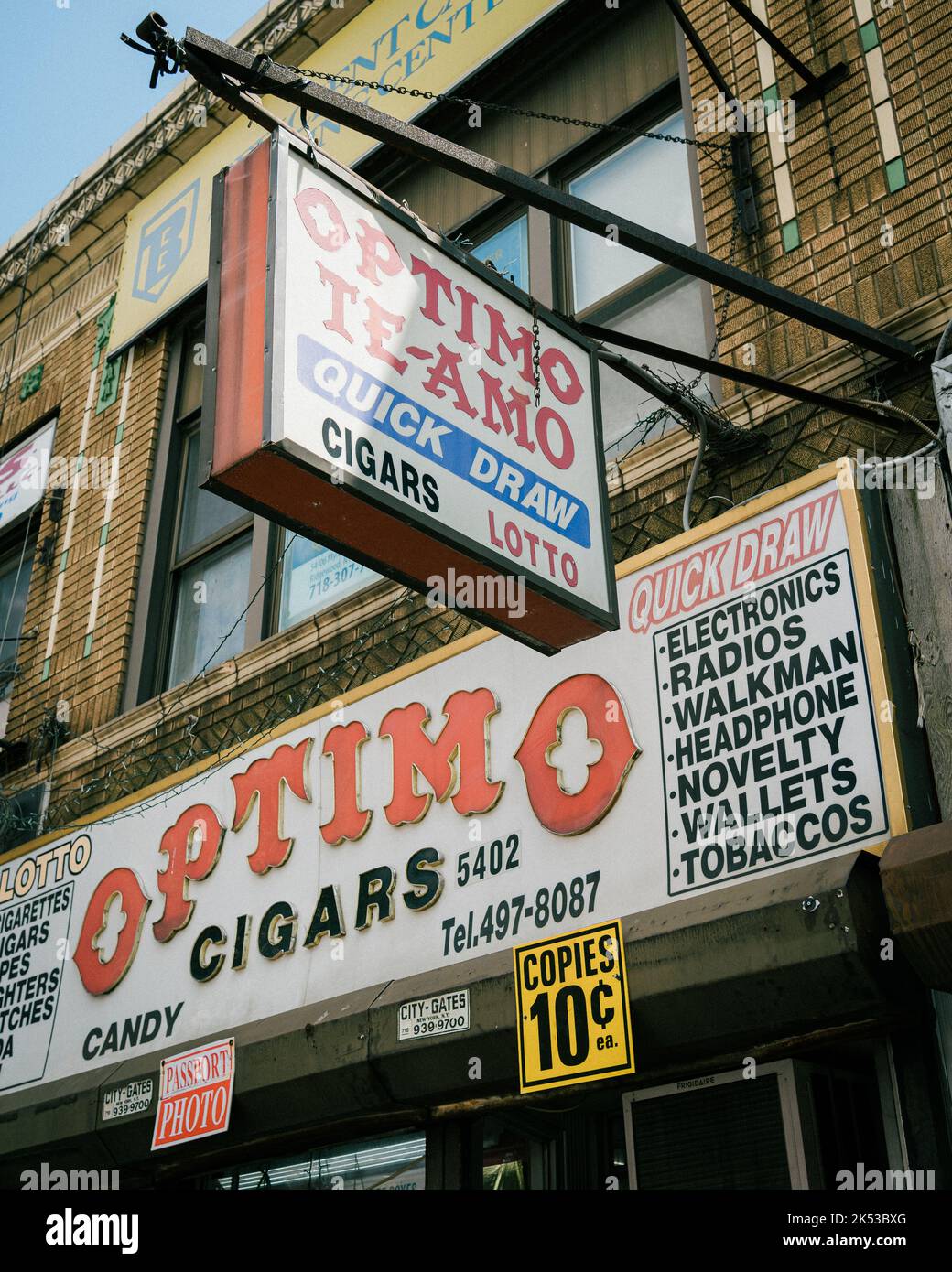 Optimo Zigarren Vintage-Schild in Ridgewood, Queens, New York Stockfoto