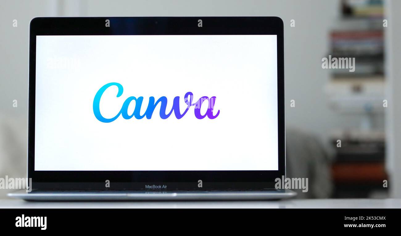 Das Logo von Canva, einer australischen Online-Grafikdesign-Software, die einen Computerbildschirm programmiert Stockfoto