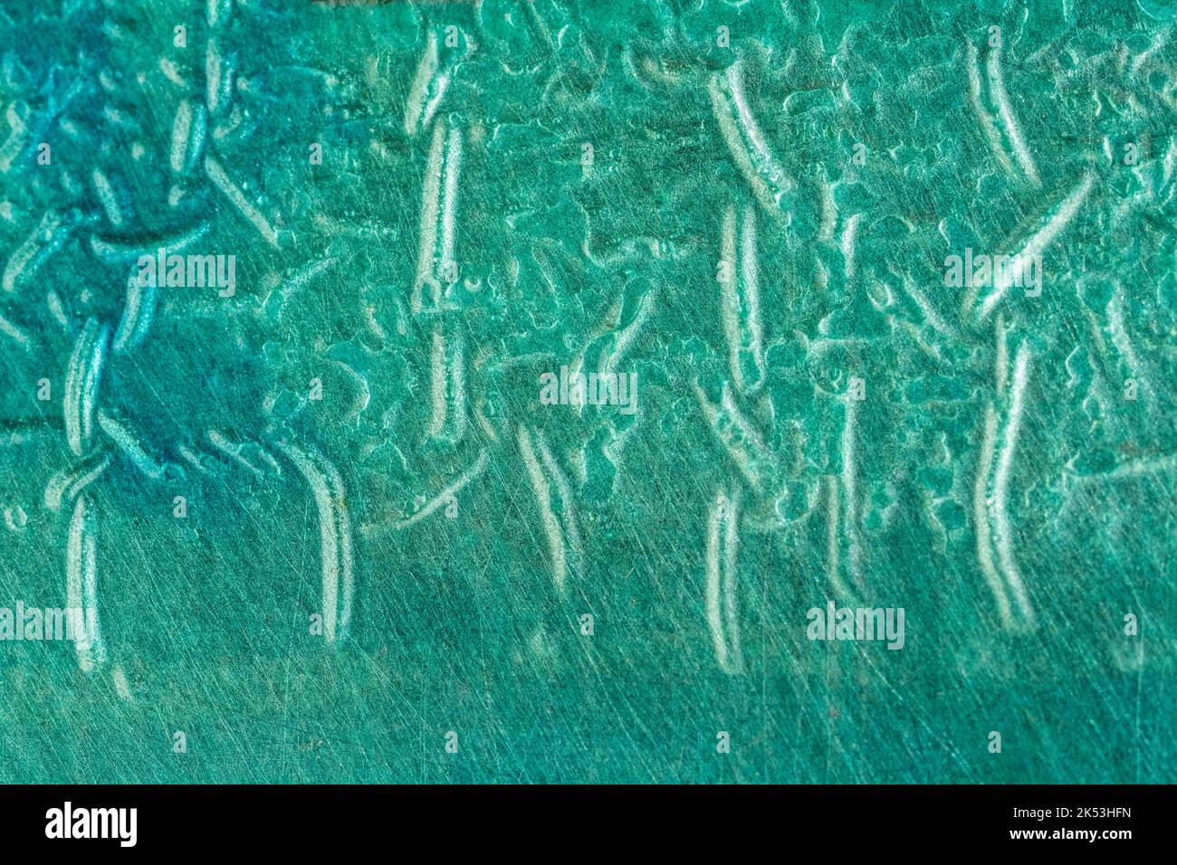 Abstraktes Motherboard des 1982 Sinclair ZX Spectrum Computers. Für frühe Computeranwendungen, Heimcomputer, abstrakte Wellen, Platinenverzinnung Wellen defekt. Stockfoto
