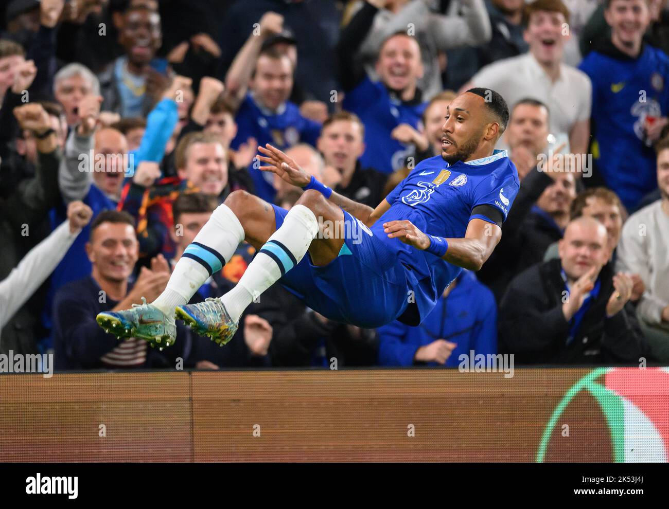 05. Oktober 2022 - Chelsea gegen AC Mailand - UEFA Champions League - Gruppe E - Stamford Bridge Pierre-Emerick Aubameyang von Chelsea feiert sein Tor während des UEFA Champions League-Spiel der Gruppe E in Stamford Bridge, London. Picture : Mark Pain / Alamy Live News Stockfoto