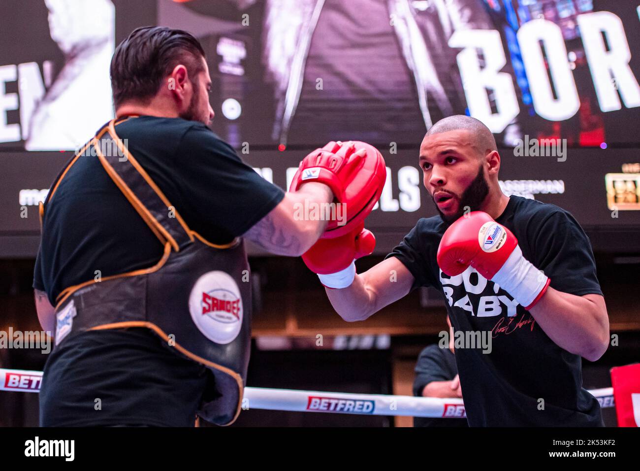 LONDON, GROSSBRITANNIEN. 05. Oktober 2022. Chris EUBANK JR präsentiert während Matchroom Chris Eubank Jr vs Conor Benn und Undercard Media Workout am Mittwoch, den 05. Oktober 2022 in LONDON, GROSSBRITANNIEN. Kredit: Taka G Wu/Alamy Live Nachrichten Stockfoto