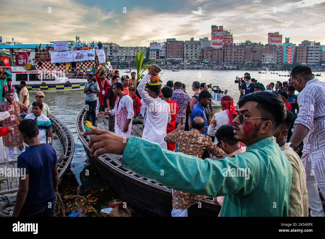 Durga Puja Traditionelles Ritualfestival in Bangladesch 2022. Die fünftägige Durga Puja, das größte religiöse Fest der bengalischsprachigen Anhänger Stockfoto