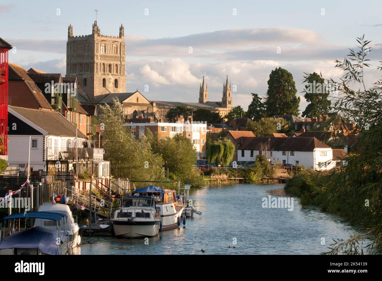 Tewkesbury Abbey & The River Avon, Gloucestershire, England Stockfoto