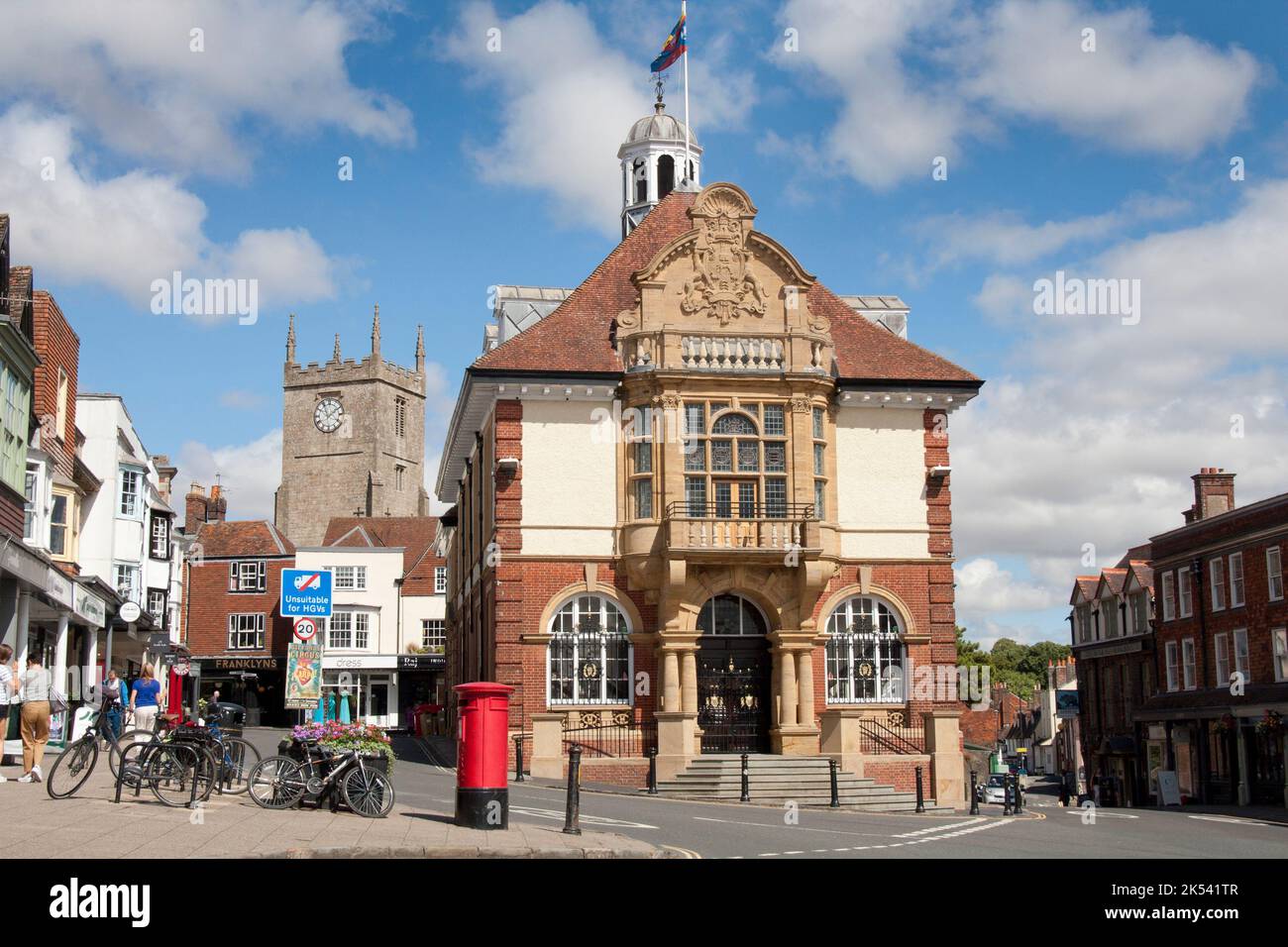 Marlborough Market Town & Old Town Hall, Wiltshire, England Stockfoto