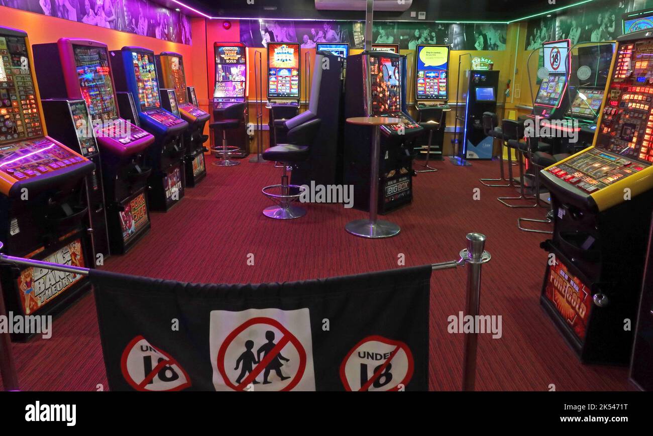 Gewinnspielautomaten, für Glücksspiele bei Motorway Services, Moto, Stafford North, M6, Staffordshire, England, Großbritannien Stockfoto