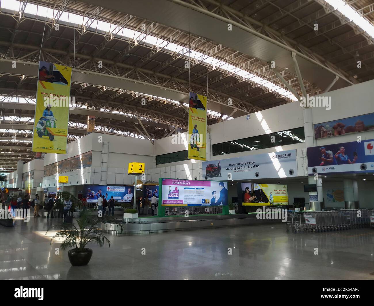 Bhubaneswar, Odisha, Indien - 23. Juli 2019 : Flughafenlounge im Biju Patnaik International Airport. Wunderschöne indische Innenarchitektur. Stockfoto