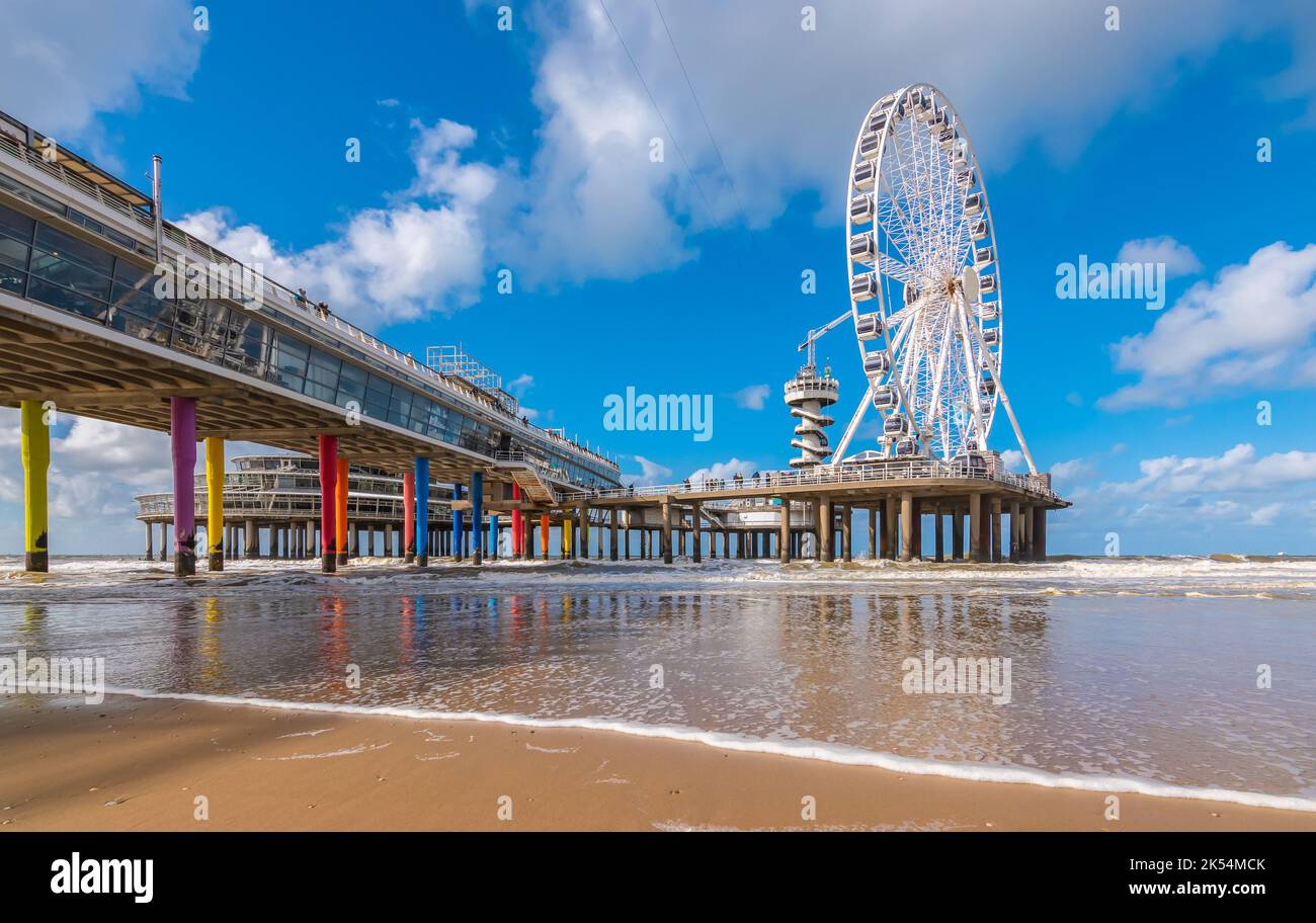 Schöner Strandtag in Scheveningen, Niederlande. Stockfoto