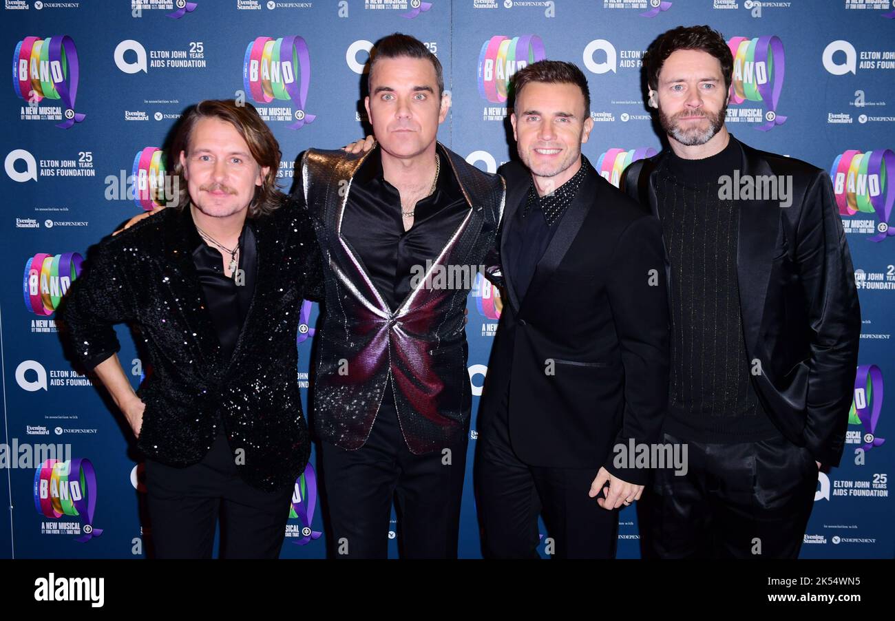 Fileboto vom 04/12/18 von (von links nach rechts) Mark Owen, Robbie Williams, Gary Barlow und Howard Donald von Take That, da die Band darüber diskutiert hat, Anfang 2023 Aufnahmen für ihr neuntes Studioalbum zu machen, so Mark Owen. Stockfoto