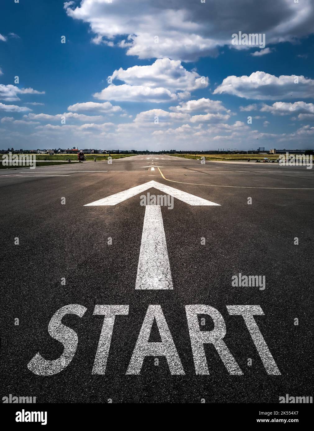 Startlinie auf dem Flugplatz Konzept für Geschäftsplanung, Strategie und Herausforderung oder Karriereweg, Chance und Veränderung Stockfoto