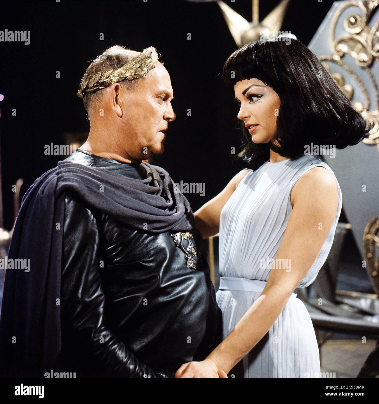 Caesar und Cleopatra, Fernsehfilm nach dem Bühnenstück von George Bernard Shaw, Deutschland 1964, Regie: Hans Dieter Schwarze, Darsteller: Paul Verhoeven, Uta Sax Stockfoto