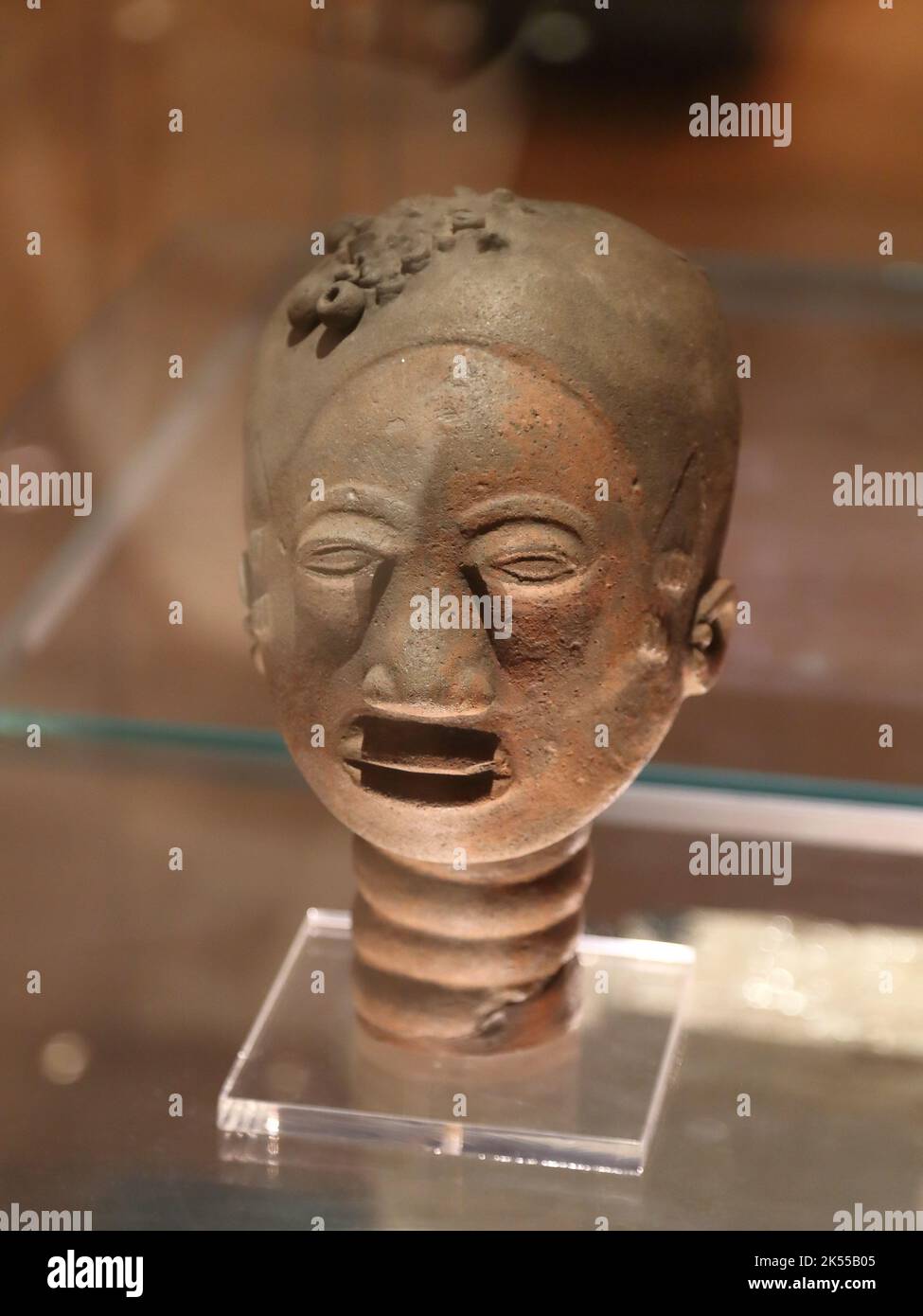 Keramik, die einen Hauptteil der afrikanischen Sammlung im British Museum, London, Großbritannien, darstellt Stockfoto