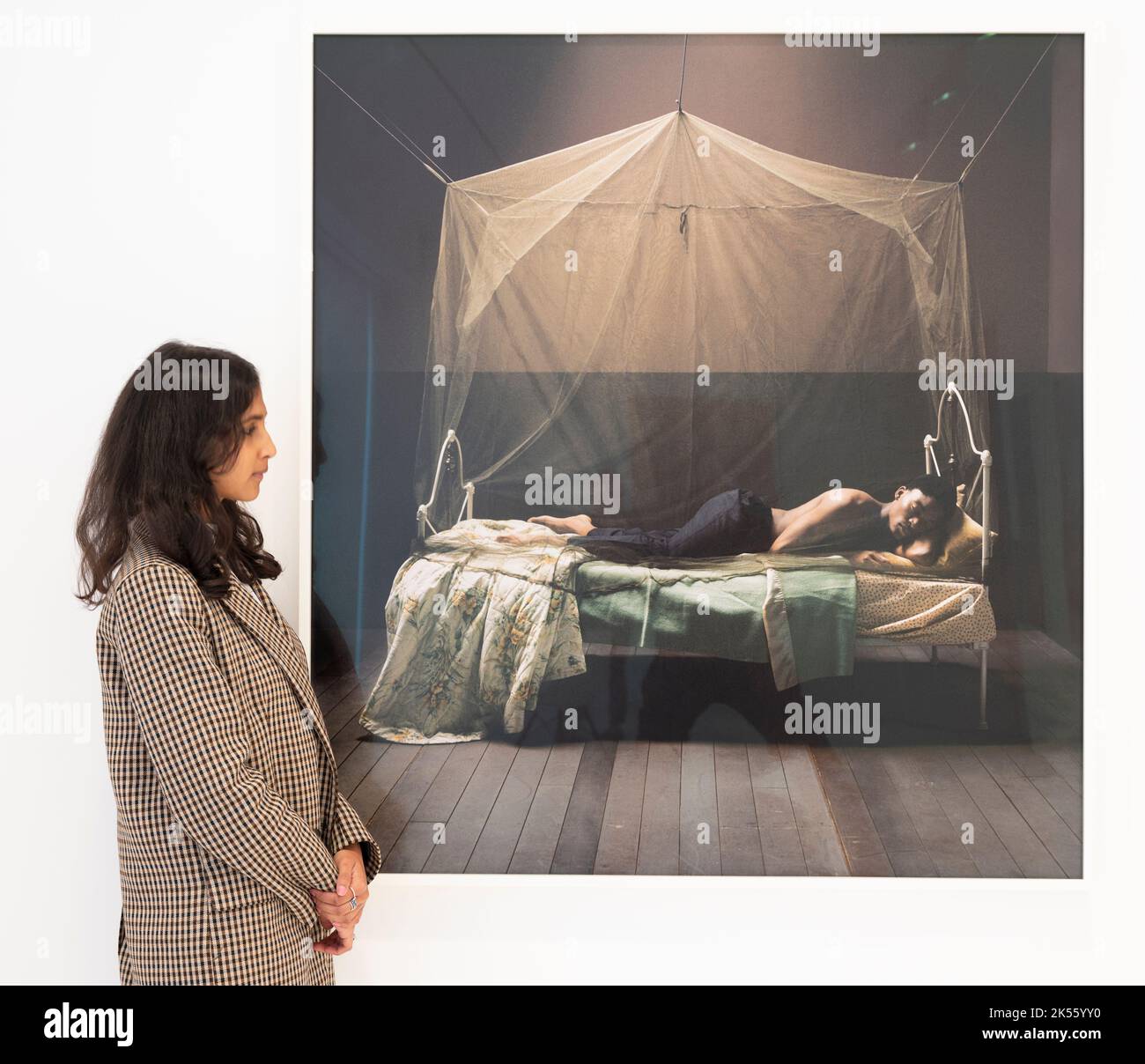 Gagosian, London. VEREINIGTES KÖNIGREICH. 6. Oktober 2022. Chrysalis ist eine Ausstellung neuer Fotografien von Tyler Mitchell, die sich in „Chrysalis“, seiner ersten Einzelausstellung im Londoner Gagosian, mit Themen der schwarzen Geschichte und der südlichen Identität beschäftigen. Bild: Chrysalis, 2022. Quelle: Malcolm Park/Alamy Live News. Stockfoto