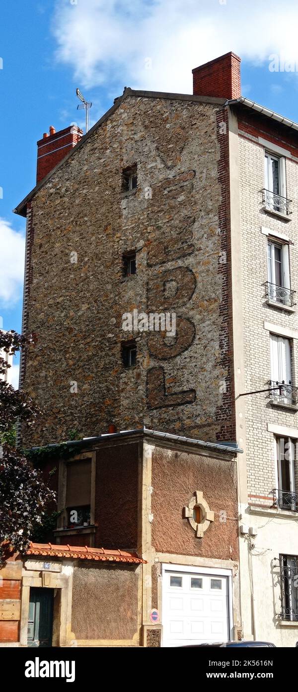 Publicité ancienne VEEDOL sur un bâtiment à Villejuif, Val de Marne, Frankreich Stockfoto