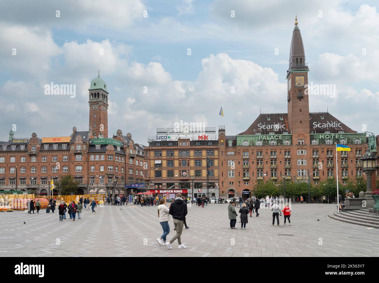 Kopenhagen, Dänemark. Oktober 2022. Panoramablick auf den Radhuspladsen Platz im Stadtzentrum Stockfoto