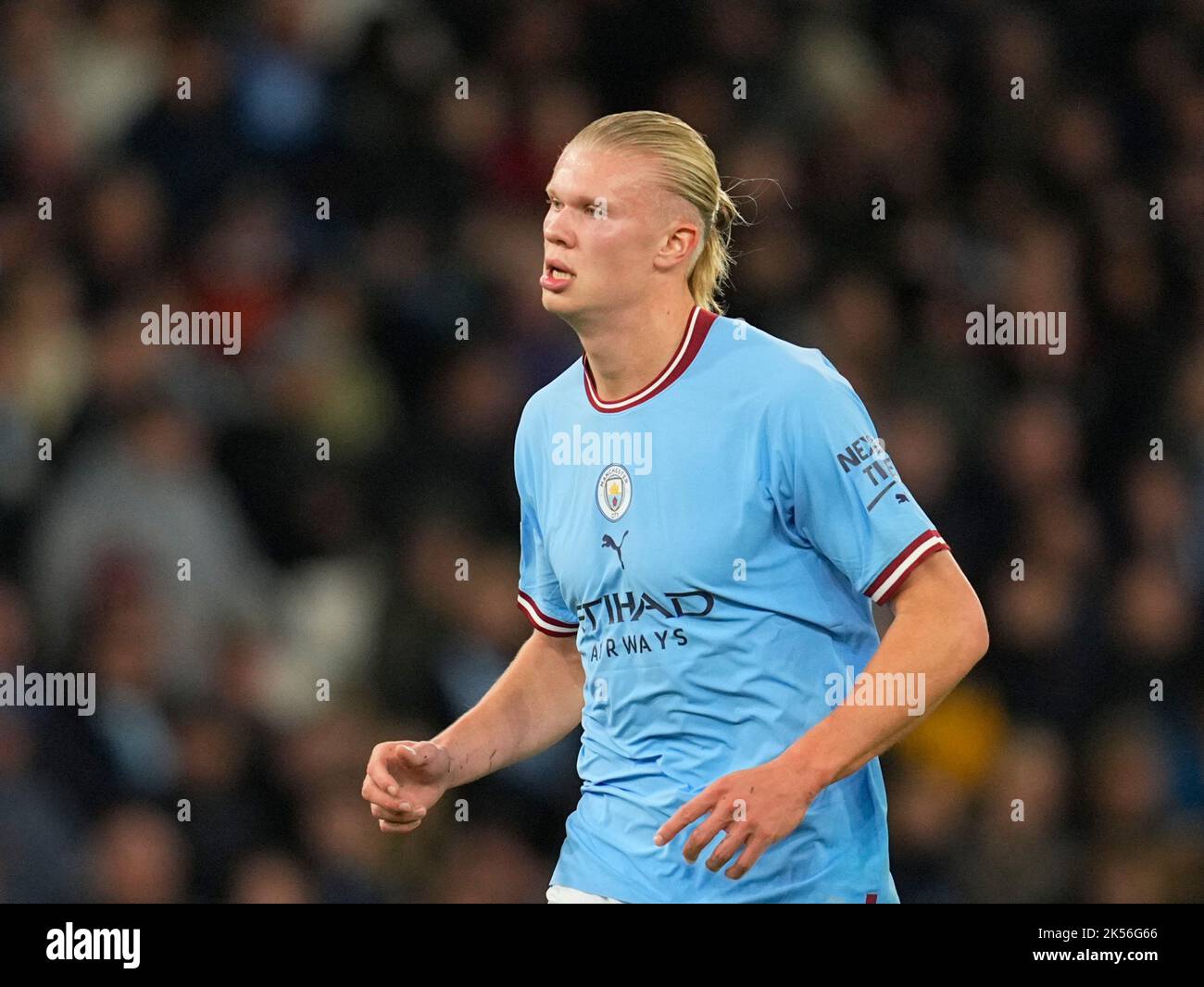 Manchester Stadium, Manchester, Großbritannien. 5. Oktober 2022. Erling Haaland (Manchester City) schaut während Manchester City und dem FC Kopenhagen im City of Manchester Stadium, Manchester, England, auf. Ulrik Pedersen/CSM/Alamy Live News Stockfoto