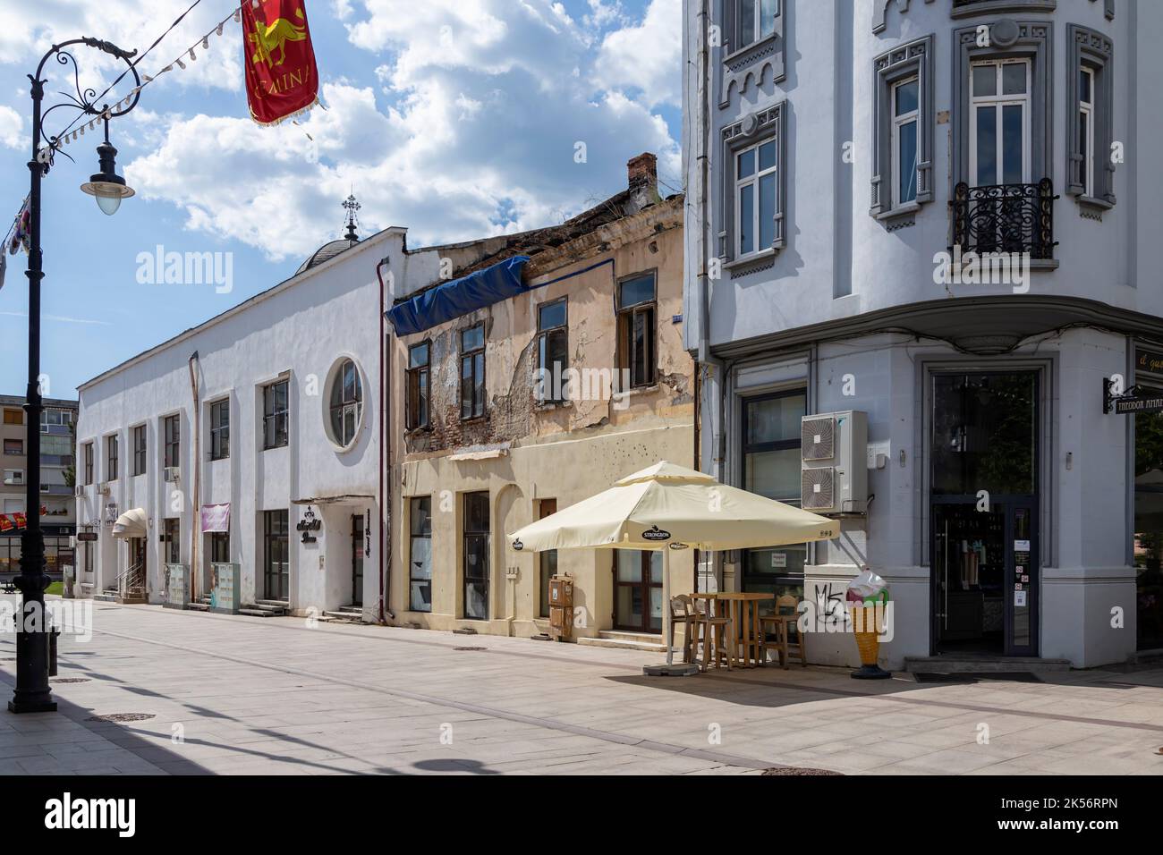 Craiova, Dolj, Rumänien – 14. Mai 2022: Bild aus dem alten Stadtzentrum în Craiova, Rumänien. Stockfoto