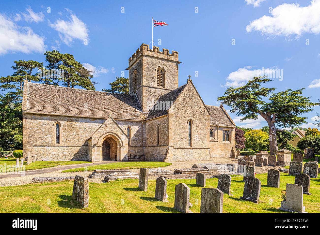 Die Kirche St. Mary the Virgin im Cotswold-Dorf Meysey Hampton, Gloucestershire, England Stockfoto