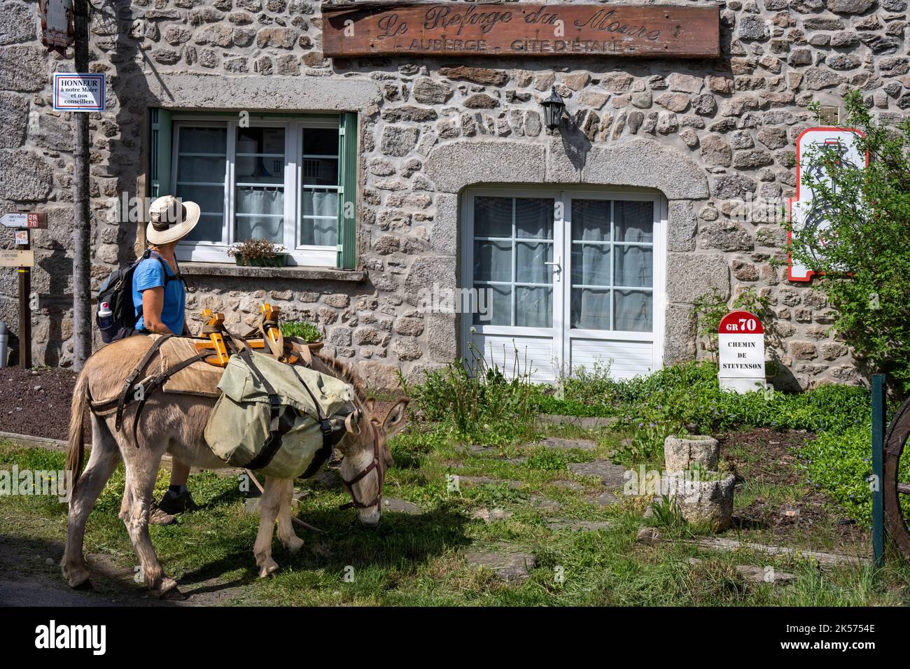 Frankreich, Lozere, Cheylard-l'Evêque, ein Zwischenstopp zum Wandern mit einem Esel auf dem Stevenson Trail (GR 70) Stockfoto