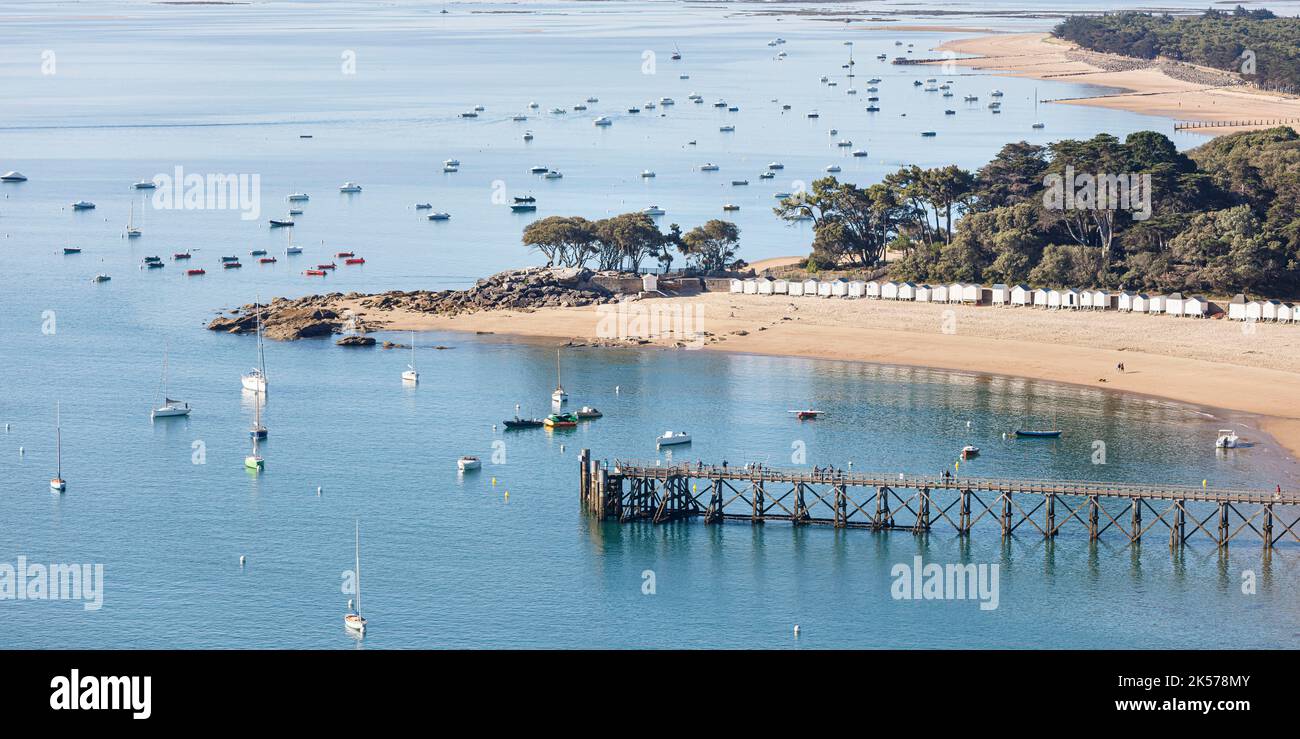 France, Vendee, Noirmoutier en l'ile, Les Dames Beach und der Steg (Luftaufnahme) Stockfoto