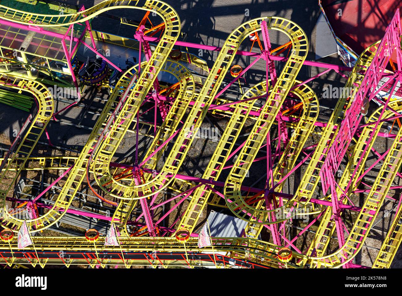 Frankreich, Vendee, St Hilaire de Riez, Karnevalsachterbahn (Luftaufnahme) Stockfoto