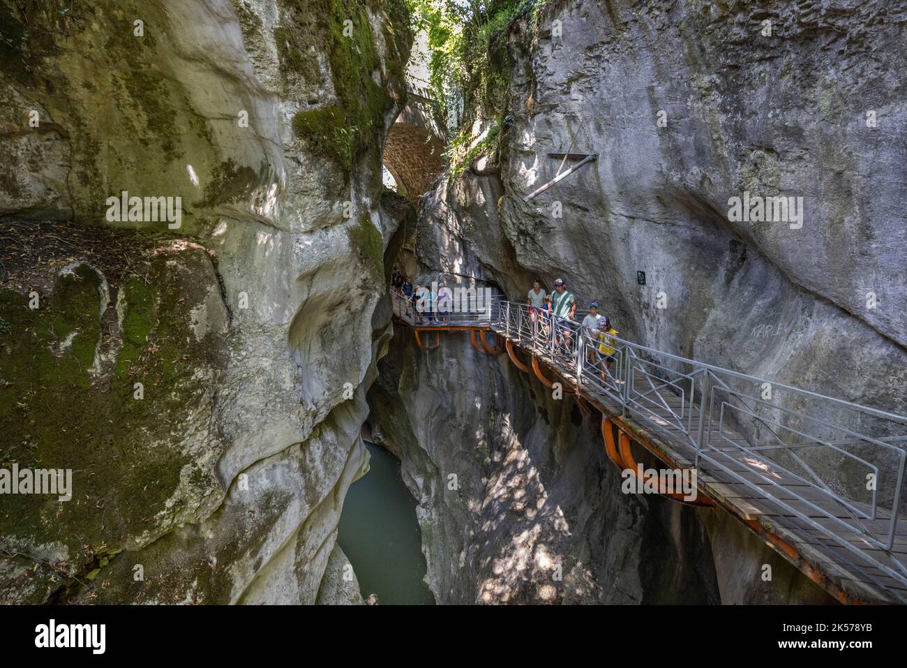 Frankreich, Haute-Savoie (74), Lovagny, Promenade en famille aux Gorges du Fier, Stockfoto